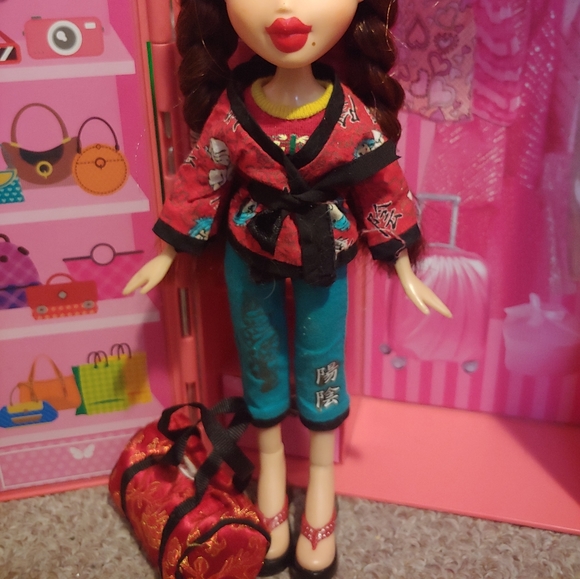 Bratz Play Sportz Roxxi 2005 - Picture 3 of 5